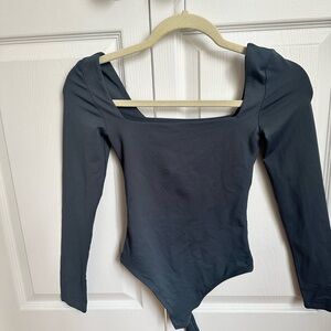 Babaton Contour Squareneck Bodysuit